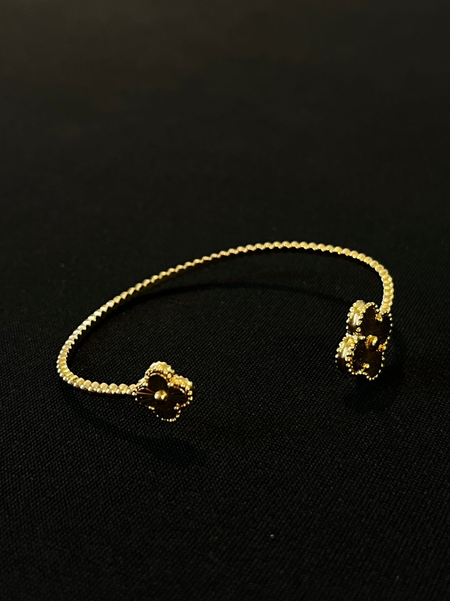 Double clover bracelet