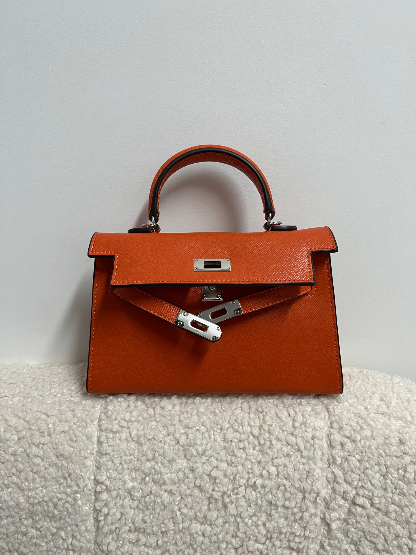 Habiba Bag Orange silver details