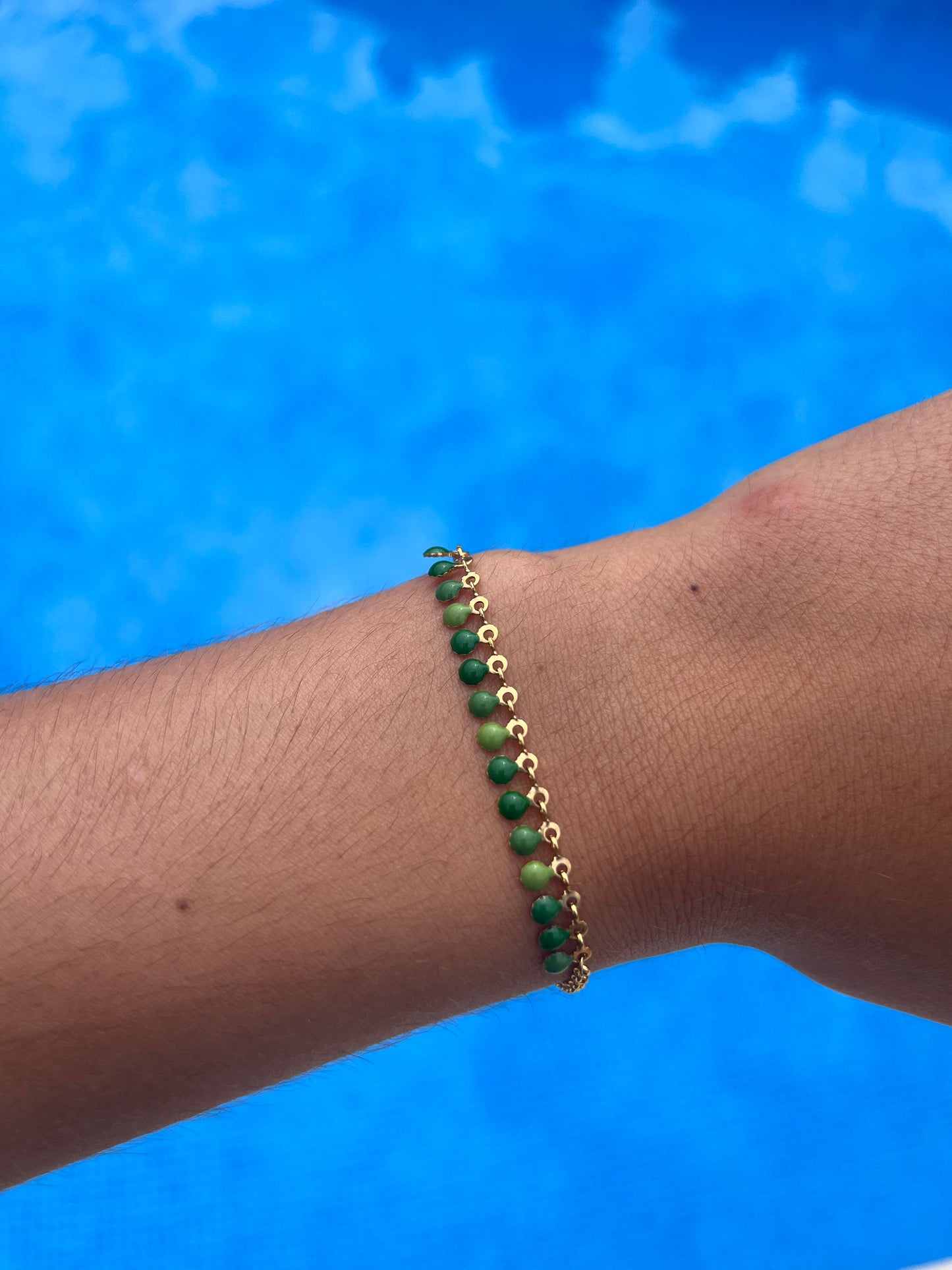 Green leaf bracelet